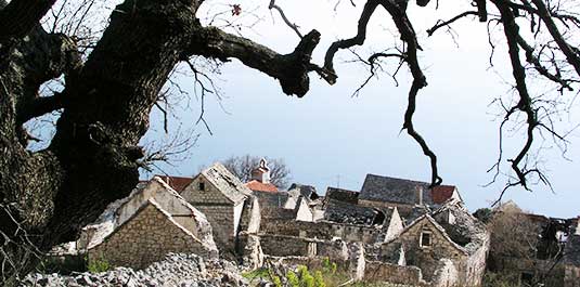 Dugi Rat riviera - Old village Zeljovici